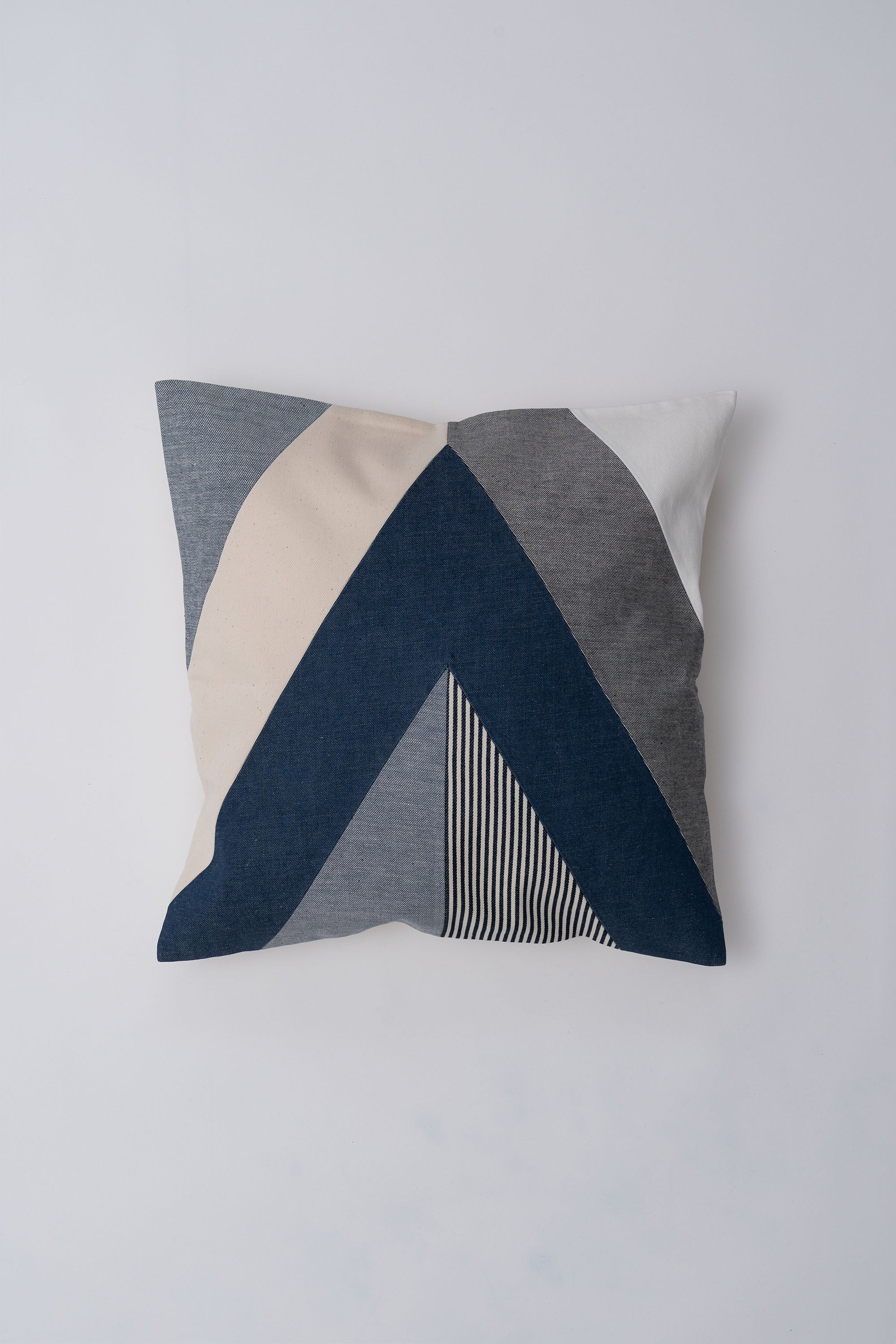 PATCHWORK CUSHION 001